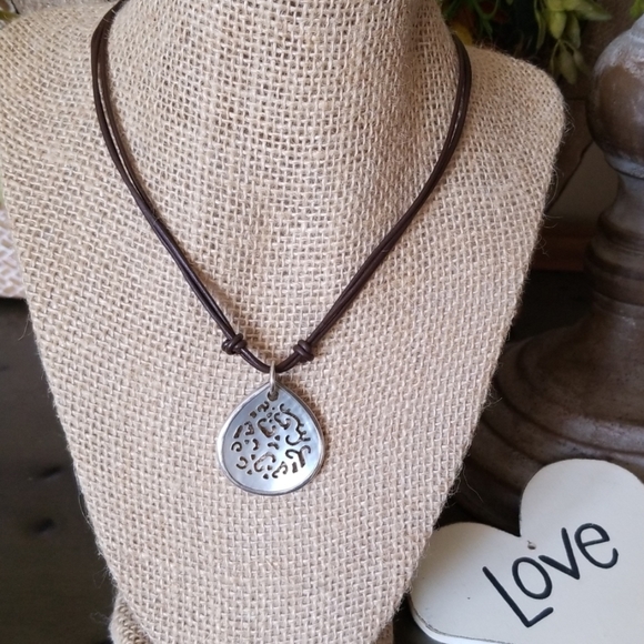 Silpada ~ Black Lip Shell Pendant Necklace - Picture 5 of 5